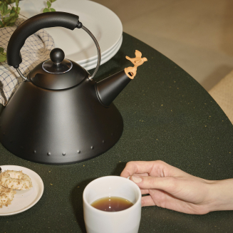 Czajnik z gwizdkiem Alessi 9093 2l czarny - 4