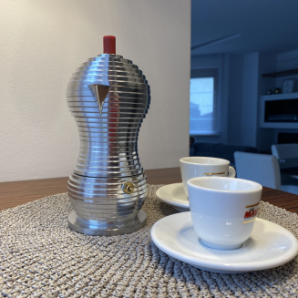 Alessi Pulcina coffee maker for 3 cups with a red handle for induction - 8