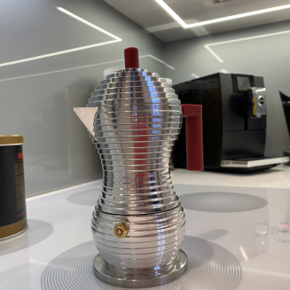 Kawiarka Alessi Pulcina na 3 filiżanki z czerwonym uchwytem na indukcję - 5