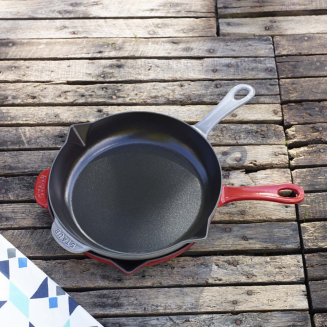 Patelnia żeliwna ze stalową rączką Staub 26 cm black - 7