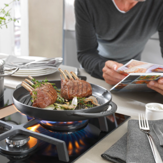 Żeliwna patelnia grillowa Staub z dwoma uchwytami 26 cm graphite grey - 4