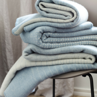 Koc Lapuan Kankurit KAAMOS white-blue 100x150 cm - 2