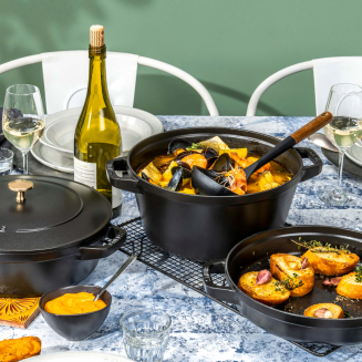  Set of 3 Staub cast iron cookware with lid - 24 cm, Black - 12