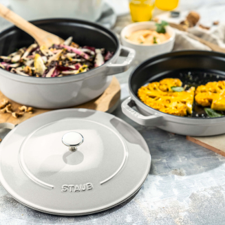 Zestaw 3 naczyń żeliwnych z pokrywą Staub biała trufla - 7