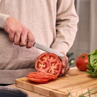 Nóż uniwersalny z ząbkami Henckels by Zwilling Pakka 13 cm - 2