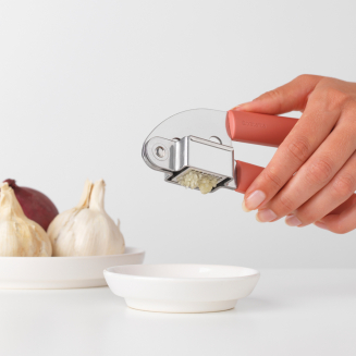  Brabantia Tasty+ Terracotta Pink garlic press - 4