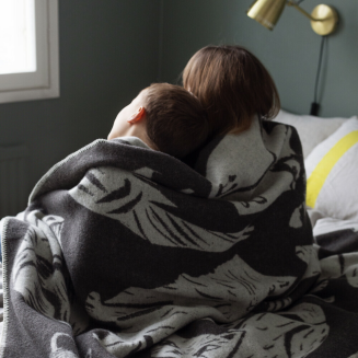 Koc Lapuan Kankurit KISSANPAIVAT dark grey-white 130x180 cm - 2