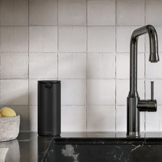 Dozownik bezdotykowy z akumulatorem Simplehuman 414 ml czarny - 7