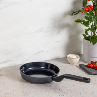 Patelnia z powłoką nieprzywierającą Brabantia Onyx 20 cm - 4