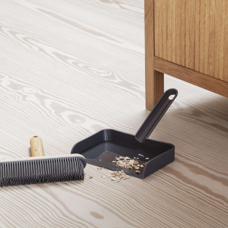  Eva Solo Sweep Brush and Dustpan - 4