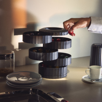 Pojemnik na kapsułki kawy Alessi Plissé Black - 7