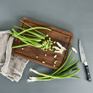 Deska do krojenia z drewna orzecha Zwilling 25x35 cm - 2