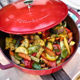 Głęboka patelnia do duszenia z pokrywą Staub Chistera 28 cm cherry - 8