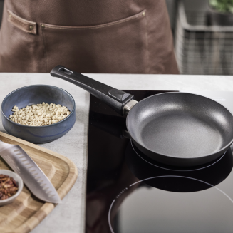 Patelnia głęboka z odczepianym uchwytem Scanpan Urban 28 cm - 11
