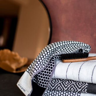 Ręcznik Mette Ditmer TILE Black & Off-White - 4