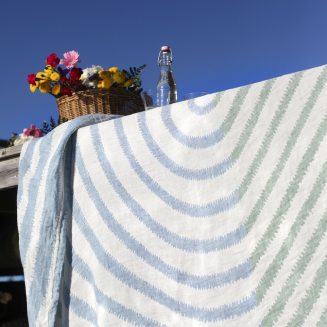 Obrus-narzuta Lapuan Kankurit Metsalampi blueberry-olive 150x260 cm - 3