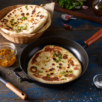 Patelnia żeliwna z drewnianym uchwytem Staub 24 cm - 5