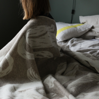 Koc Lapuan Kankurit KISSANPAIVAT beige-white 130x180 cm - 3