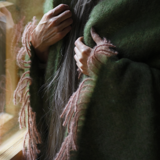 Koc z moherem Lapuan Kankurit REVONTULI powder-olive 130x170 cm - 4