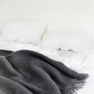 Koc z moherem Lapuan Kankurit SAAGA UNI smoke 130x170 cm - 2