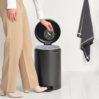 Kosz łazienkowy Brabantia NewIcon 20l Confident Grey - 6