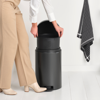 Kosz łazienkowy Brabantia NewIcon 20l Confident Grey - 8