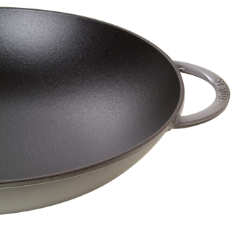 Wok żeliwny z pokrywką Staub - Grafitowy, 37 cm - 2