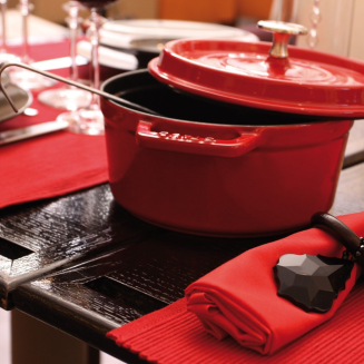 Garnek żeliwny okrągły Staub - Czerwony, 2.2 ltr - 2