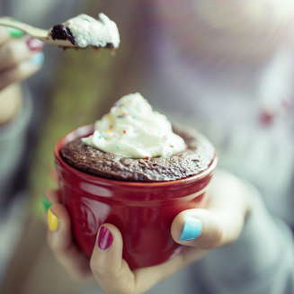 Zestaw dwóch miseczek do zapiekania typu ramekin Emile Henry N°8 kremowe - 4