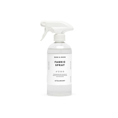 Spray do tkanin o zapachu róży i piżma Steamery 500 ml