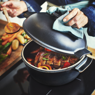 Garnek ceramiczny na indukcję Emile Henry Delight 4 l czarny - 8