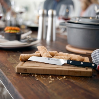  Universal knife with serrations 15.1 Zwilling Pro - 13 cm - 7