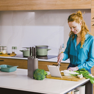 BergHOFF | Bambusowa deska do krojenia z podstawką pod tablet Balance 45 x 40 cm - 2