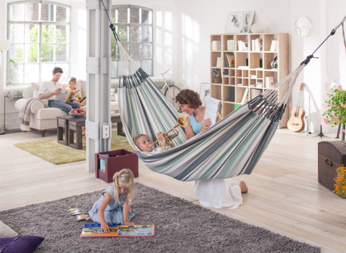 Jak zawiesić hamak La Siesta. Zobacz video poradnik.