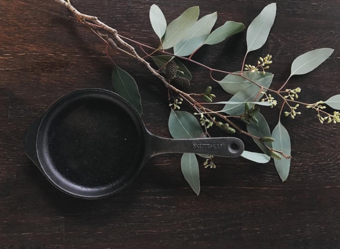 Our guide. How to care for and restore Skeppshult cast iron cookware.