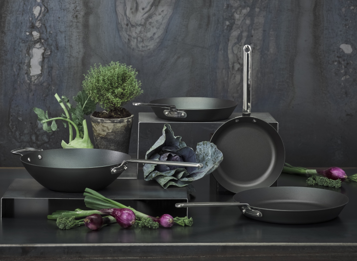 Scanpan Black Iron. Mistrzowska kolekcja patelni dla entuzjastów gotowania.