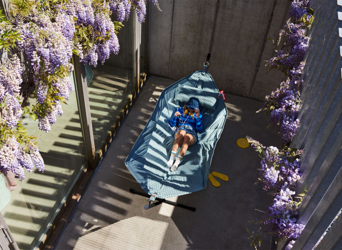 Wiosenny relaks w wielkim stylu. Hamaki Fatboy Headdemock z pokrowcem GRATIS.