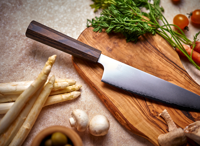 Japanese Yaxell knives from Seki. The legacy of samurais in home and professional kitchens.